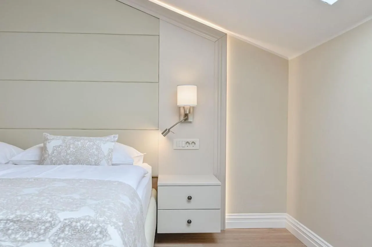 招待所 Luxury Apartments Villa Tunera 波拉特