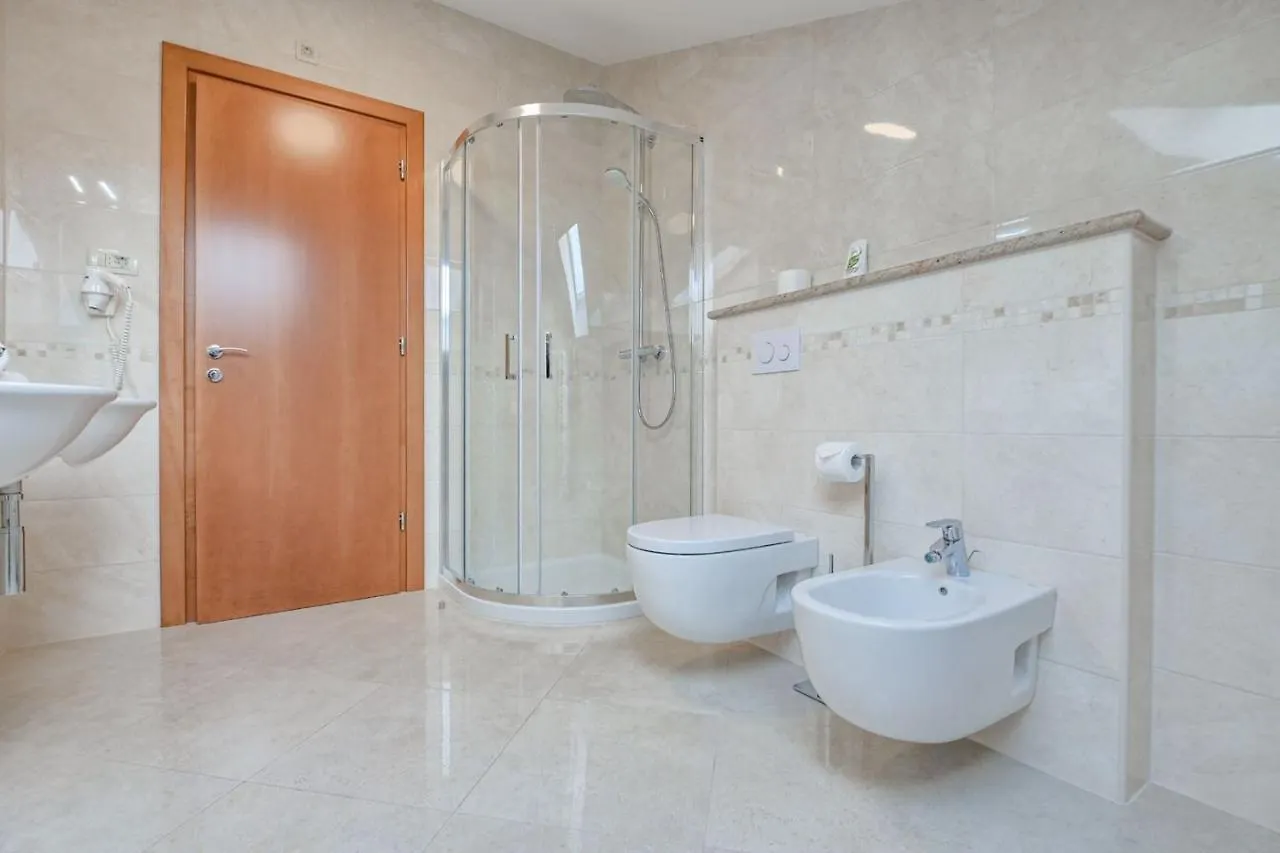 Luxury Apartments Villa Tunera Porat  5*, Porat (Krk) Κροατία